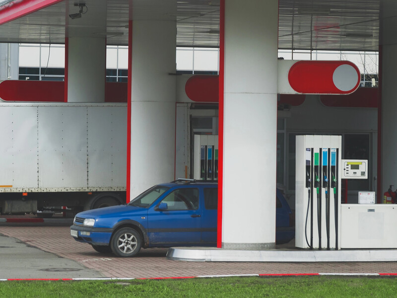 Эксперт рассказал о потерях РФ в нефтеперерабатывающей сфере и последствиях для минимум трех отраслей