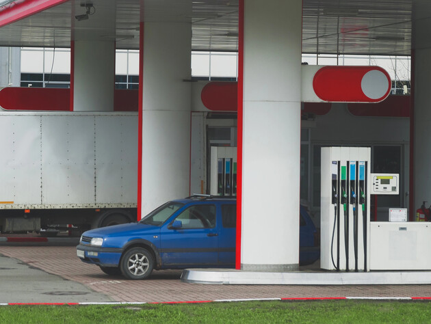 Експерт розповів про втрати РФ у нафтопереробній сфері й наслідки для щонайменше трьох галузей