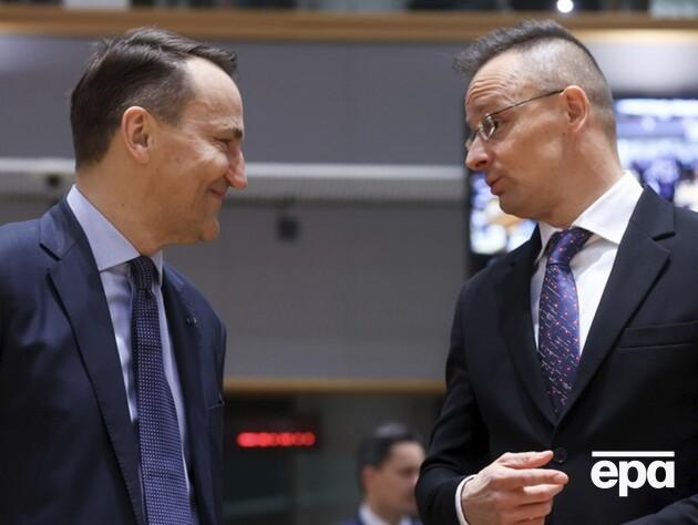 Сикорский потроллил Сийярто на фоне ударов Украины по нефтепроводу 