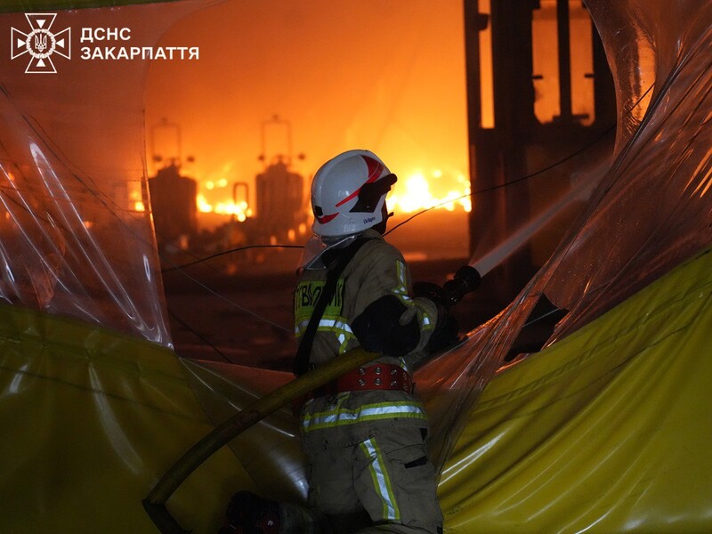 У Мукачеві лише за два дні вдалося загасити пожежу на атакованому РФ американському заводі
