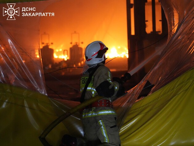 У Мукачеві лише за два дні вдалося загасити пожежу на атакованому РФ американському заводі