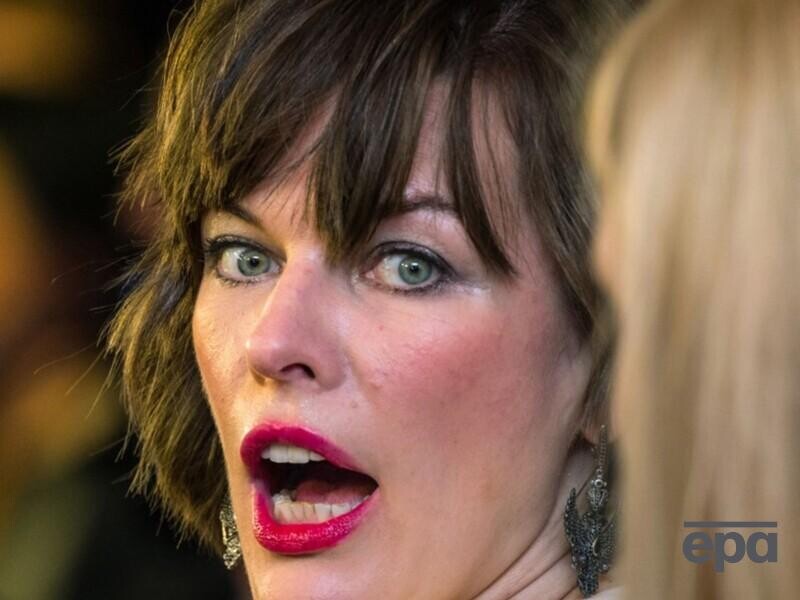 Йовович звернулася до третього чоловіка й показала рідкісні фото