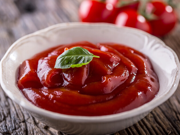 Додайте це – і домашній кетчуп вийде неймовірно смачним і пікантним. Швидкий рецепт