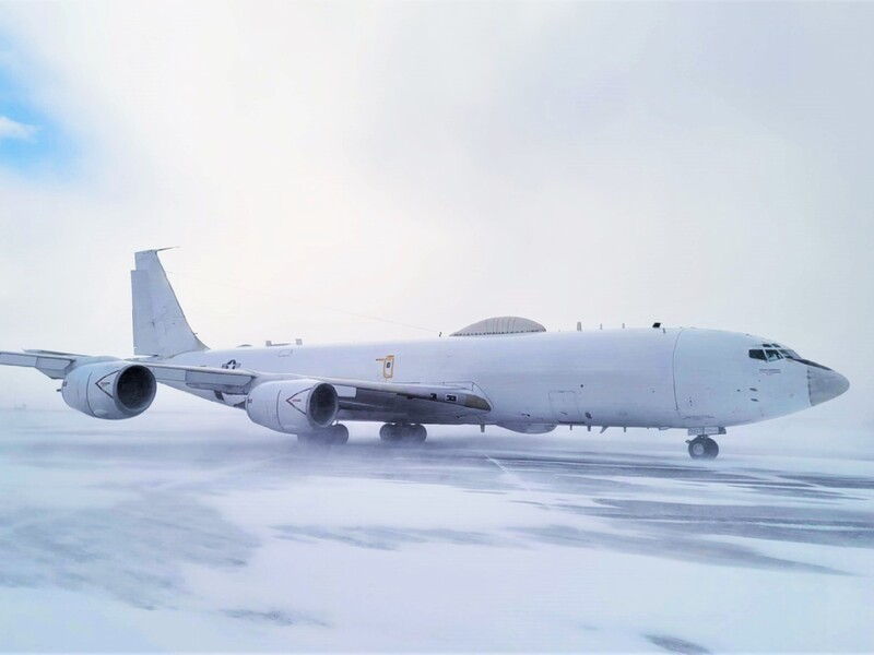 США передислоцировали в Гренландию "самолет судного дня". СМИ вспомнило о Трампе и Медведеве
