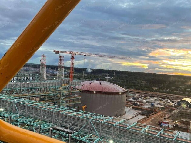 Масштабна атака БПЛА на РФ: Під ударом Москва, уперше – Санкт-Петербург, НПЗ та один із найбільших портів