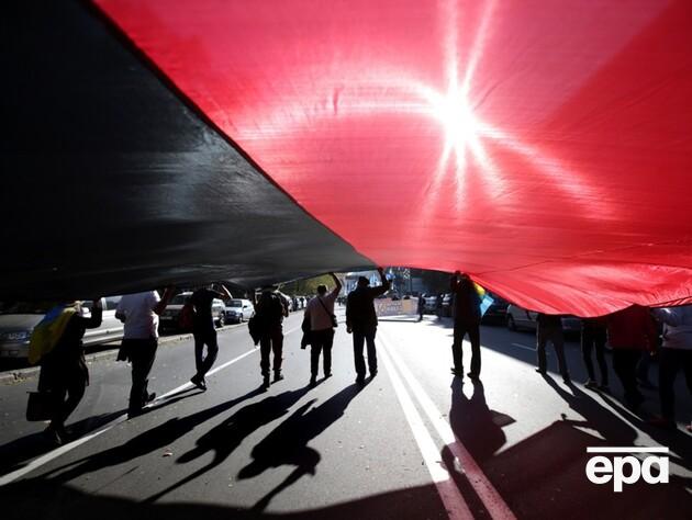 Україна заявила Польщі, що буде реагувати, якщо Сейм заборонить червоно-чорну символіку – ЗМІ