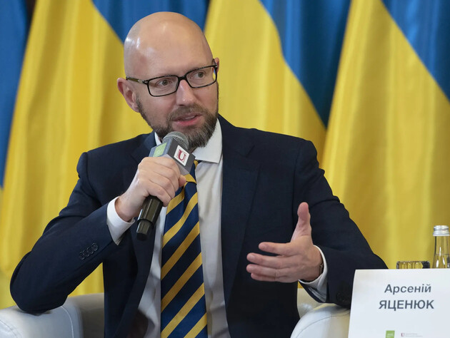 Яценюк назвав пастку Путіна, який імітує бажання переговорів