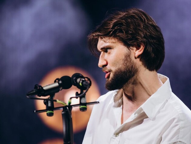 Яценко й хор 