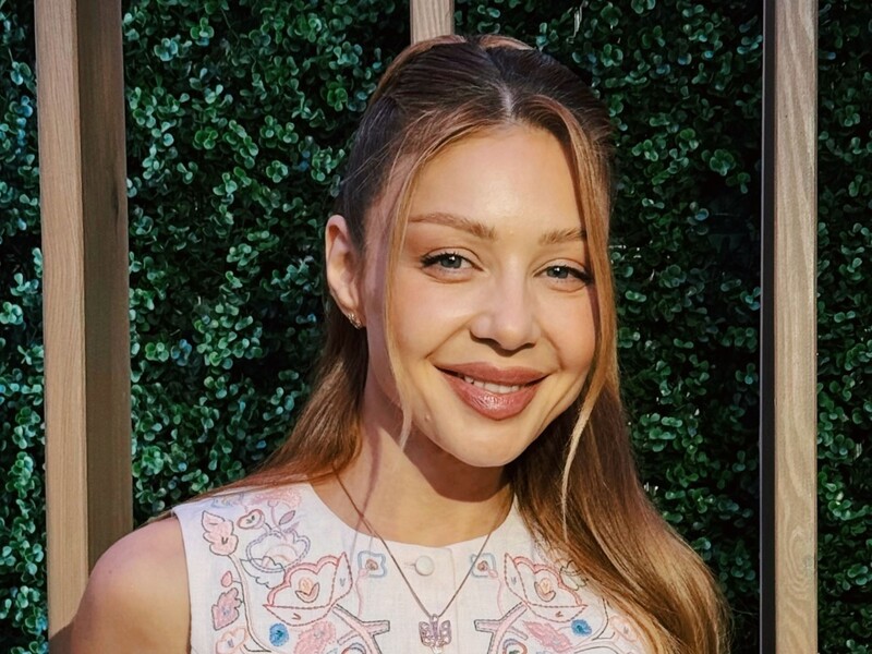 Тина Кароль посетила молитвенный завтрак в Киеве. Как выглядела артистка без сценического макияжа