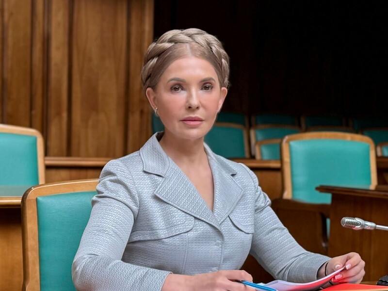 Как вблизи выглядит фирменная коса Юлии Тимошенко. Фото крупным планом