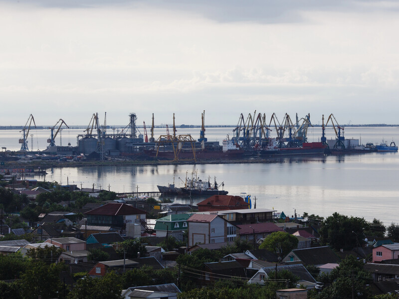 РФ внесла порты Мариуполь и Бердянск в список открытых для иностранных судов. В Украине отреагировали