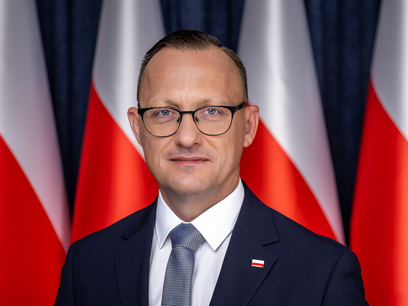 "Російські тролі аплодують". Влада Польщі свариться через Україну