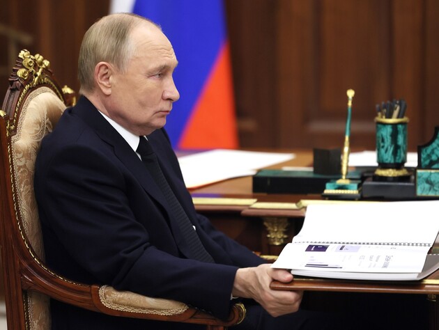 Кремль выдает 