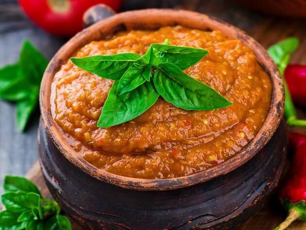 Полчаса – и вкуснейшая баклажанная икра готова. Быстрый рецепт от Клопотенко