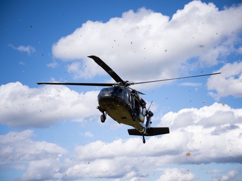 Гелікоптер Black Hawk, який придбали коштом чехів і словаків, уже в Україні. Фото