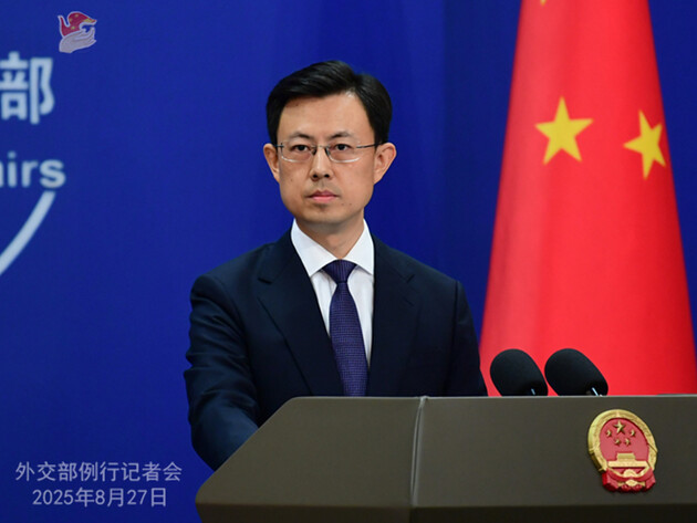 Китай отверг идею трехсторонних переговоров с США и РФ по ядерному разоружению