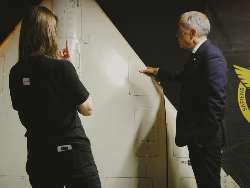 Українська воєнна розвідка розкрила прем'єру Канади "секрети російського озброєння". Фото