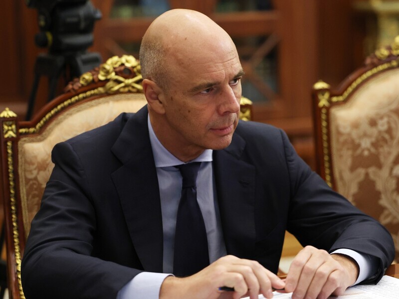 Путіна повідомили про різке погіршення прогнозів щодо економіки РФ