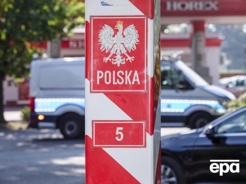 РФ поширює фейк, що польські прикордонники "роздягають" українців "до білизни" – ДПСУ