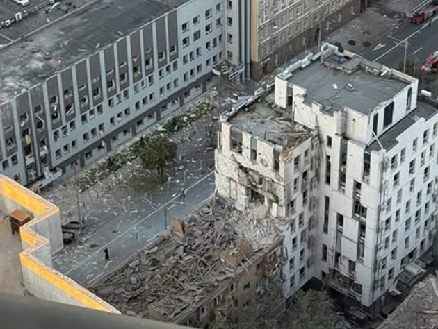 ЄС і Великобританія викликають російських дипломатів після ударів по Києву, які пошкодили будівлі представництв