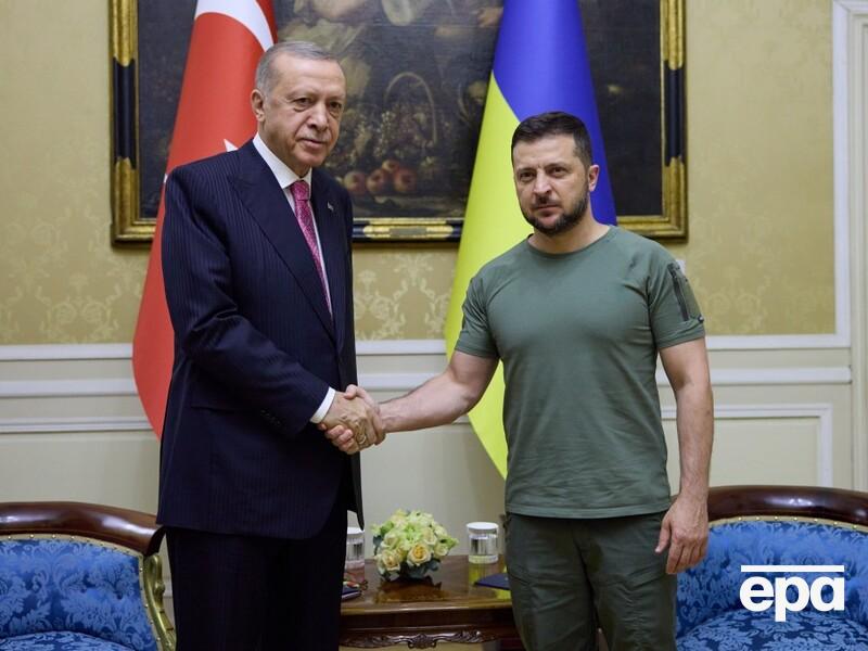 Зеленский поговорил с Эрдоганом и сообщил об ударе РФ по турецкому предприятию