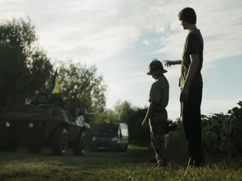 "Герої не йдуть безслідно". Сирський у День пам'яті загиблих захисників показав зворушливе відео