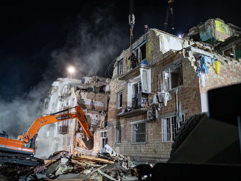 На месте удара РФ в Киеве завершили спасательные работы, неизвестна судьба восьми человек – Зеленский