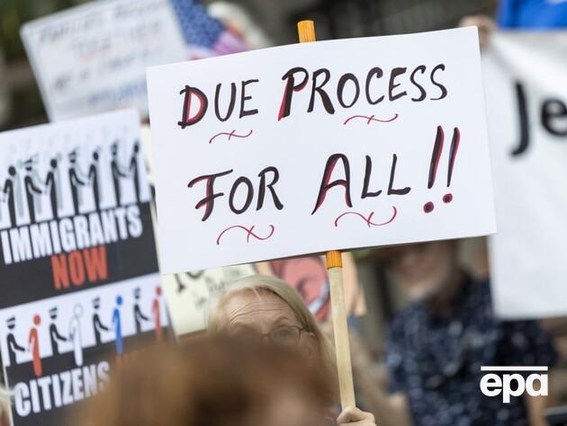 Росіян, котрі втекли від війни, депортують зі США і б'ють у разі відмови летіти в Москву – правозахисник