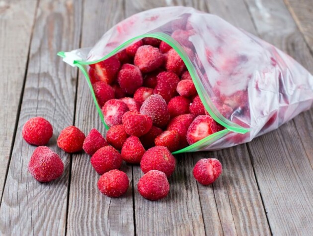 Скористайтеся цією порадою – і взимку у вас будуть неймовірно солодкі ягоди. Секретний лайфхак