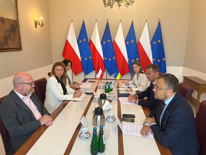 Польща запевнила, що права українців будуть гарантовані, але "окремі питання" уточнять – посол України