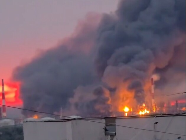 У РФ після атаки України зупинив роботу ще один НПЗ – ЗМІ