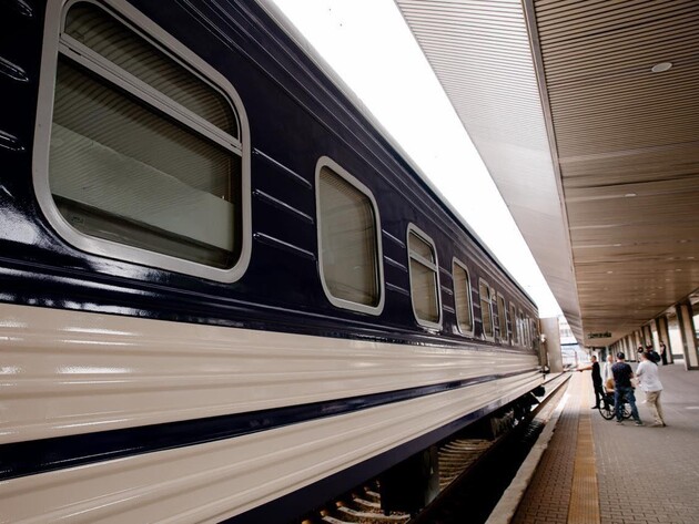 Через обстріл РФ в Україні затримуються потяги, зокрема міжнародні. Список рейсів