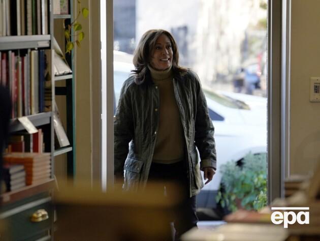 Трамп скасував охорону колишньої віцепрезидентки США незадовго до її книжкового турне – ЗМІ