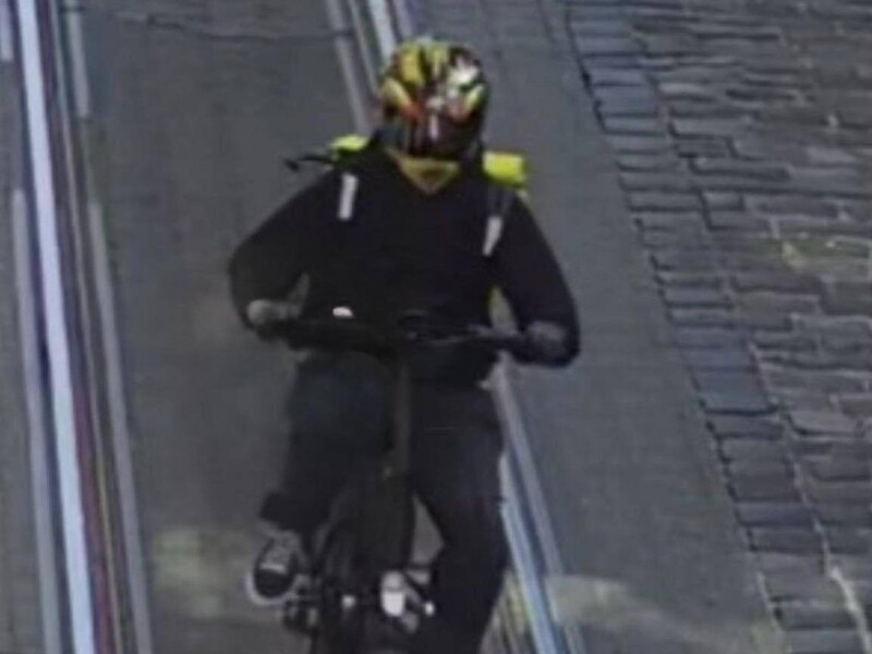 ЗМІ пишуть, що в Парубія стріляли вісім разів, кілер вдавав із себе кур'єра. Відео з камер спостереження