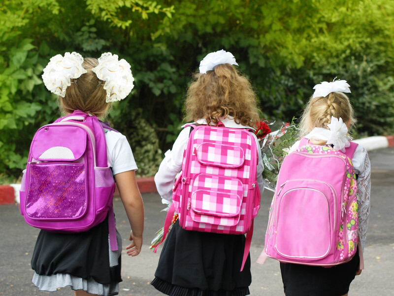 Омбудсмен закликав батьків не викладати фото дітей в інтернеті. У чому причина