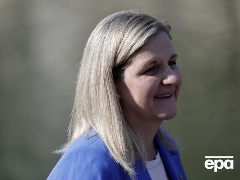 Зеленский заявил главе МОК, что нужно держать дистанцию между спортом и "российским злом"