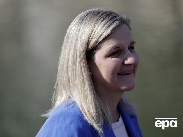 Зеленский заявил главе МОК, что нужно держать дистанцию между спортом и 