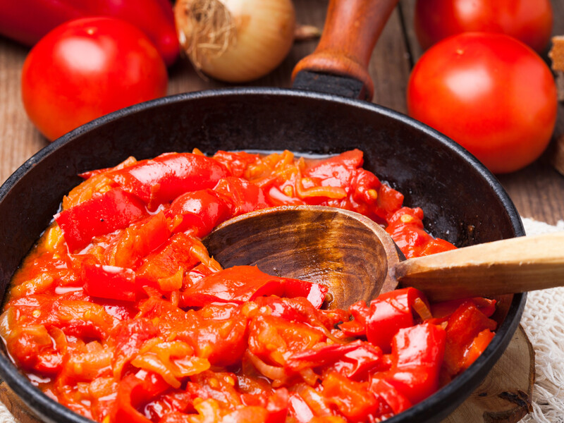 Протушите баклажаны с этим – и лечо на зиму получится невероятно вкусным. Проверенный рецепт