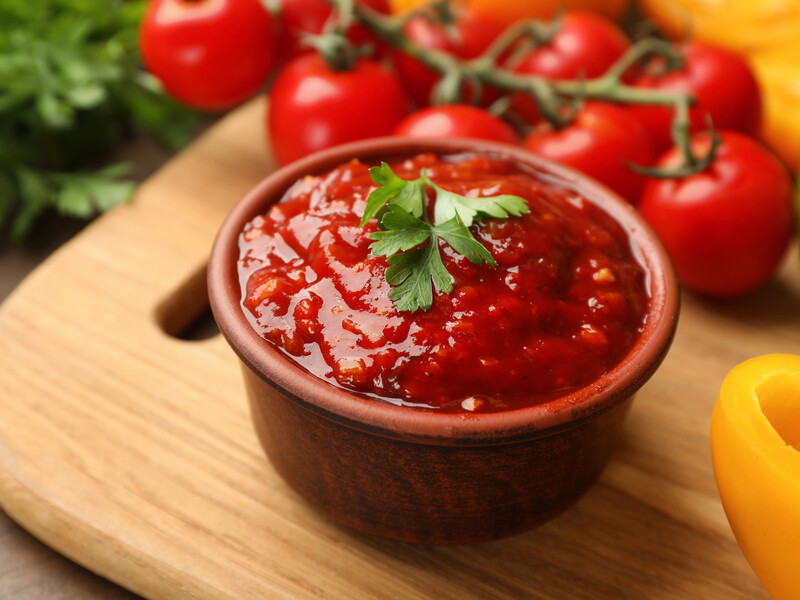 Во время приготовления аджики обязательно сделайте это – и она будет долго храниться. Проверенный рецепт