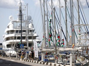 Гуманитарной флотилии Тунберг в Газу помешал шторм