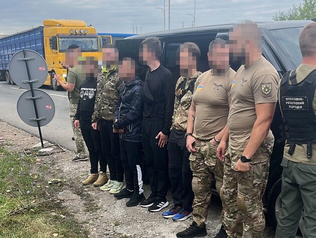 Киевский полицейский вывозил уклонистов к границе под видом спецназа – ГБР