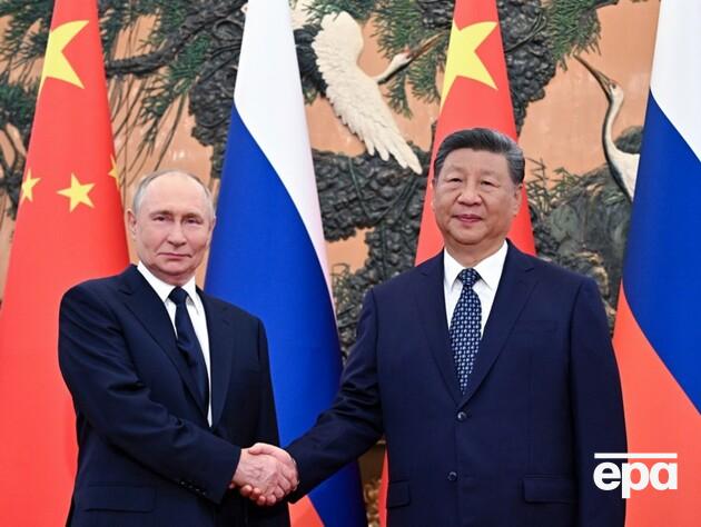 Глава Китаю зустрічає червоним килимом Путіна й Кім Чен Ина, усуваючи Трампа – Reuters