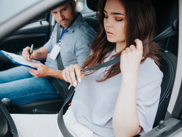 Навчіться цього за кермом – і складете на права з першого разу. Чотири навички, які врятують від перескладання