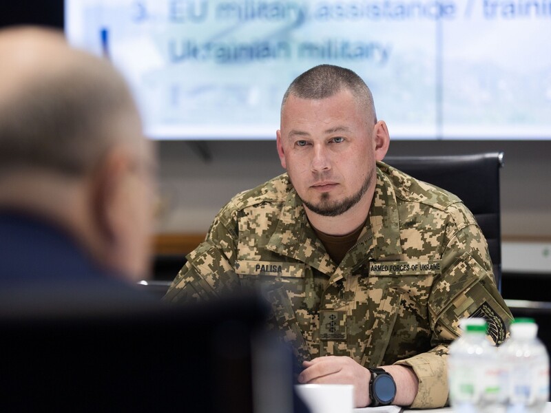 "Берут на понт". В ОП рассказали о картах, которые продемонстрировали Трампу