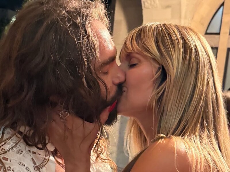 Клум знялася топлес. Вона привітала зі святом свого молодого чоловіка