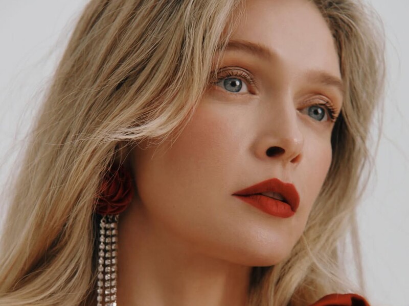 43-летняя Брежнева сообщила, в какой стране находится сейчас