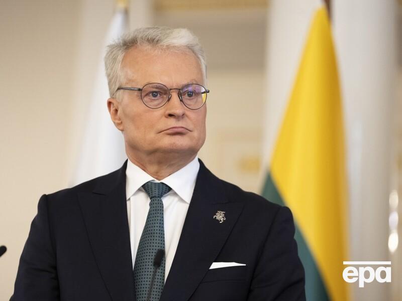 Самолет с президентом Литвы не мог сесть в Вильнюсе из-за сообщения о неизвестном дроне