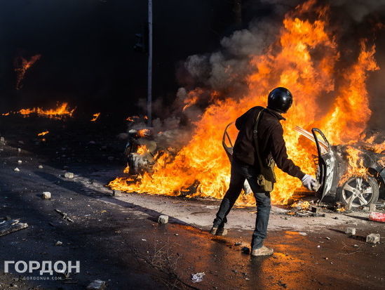МВД Украины в 2014 году закупило у РФ спецсредства для разгона Майдана – Генпрокуратура