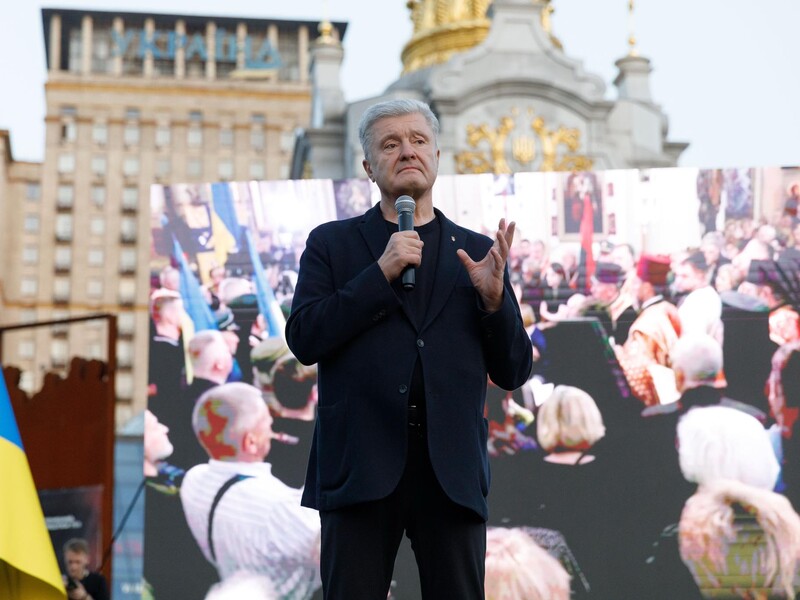 Порошенко використав похорон Парубія для політичної самореклами – політолог