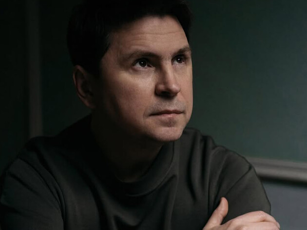 Подоляк пояснив, чому Україна не б'є по Росії сотнями ракет і дронів